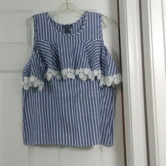 Lola b. Over the shoulder blouse. - Picture 1 of 3